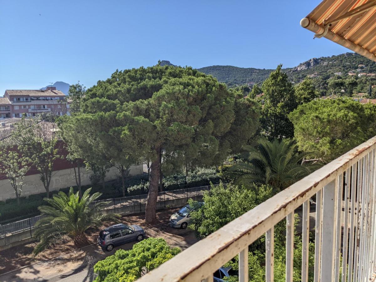 Superbe T2 Proche Des Plages Et Des Commerces Йер Экстерьер фото